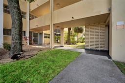 Picture of 922 NE 199Th St # 206, Miami, FL 33179