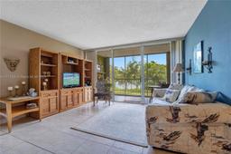 Picture of 922 NE 199Th St # 206, Miami, FL 33179