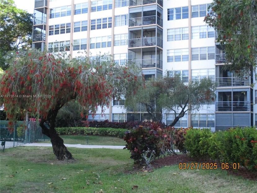 Picture of 1300 Saint Charles Pl, Pembroke Pines FL 33026