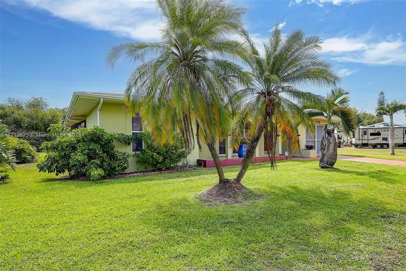 Picture of 779 SW Ravenswood Ln, Port St. Lucie FL 34983