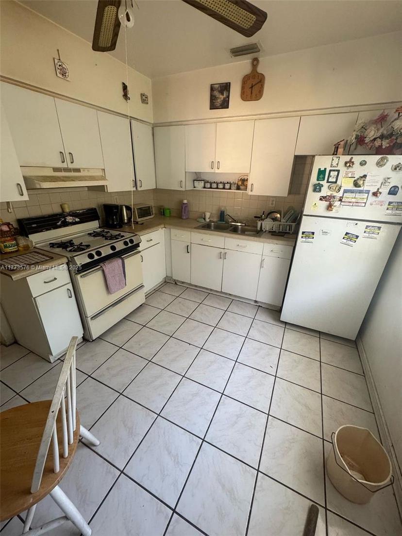 Picture of 9100 Broad Manor Rd, Miami FL 33147