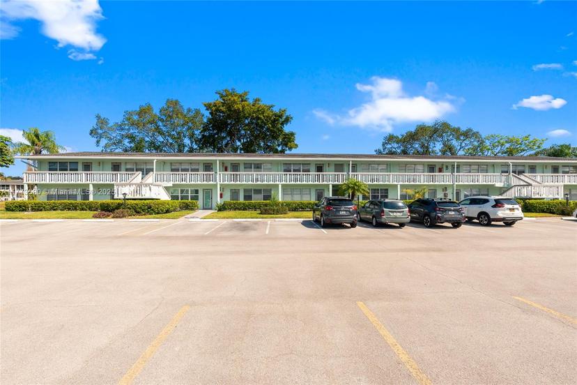 Picture of 10 Oakridge B # 10, Deerfield Beach FL 33442