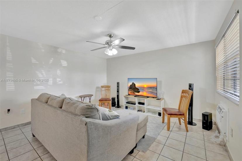 Picture of 1395 NE 167Th St # 104, Miami FL 33162