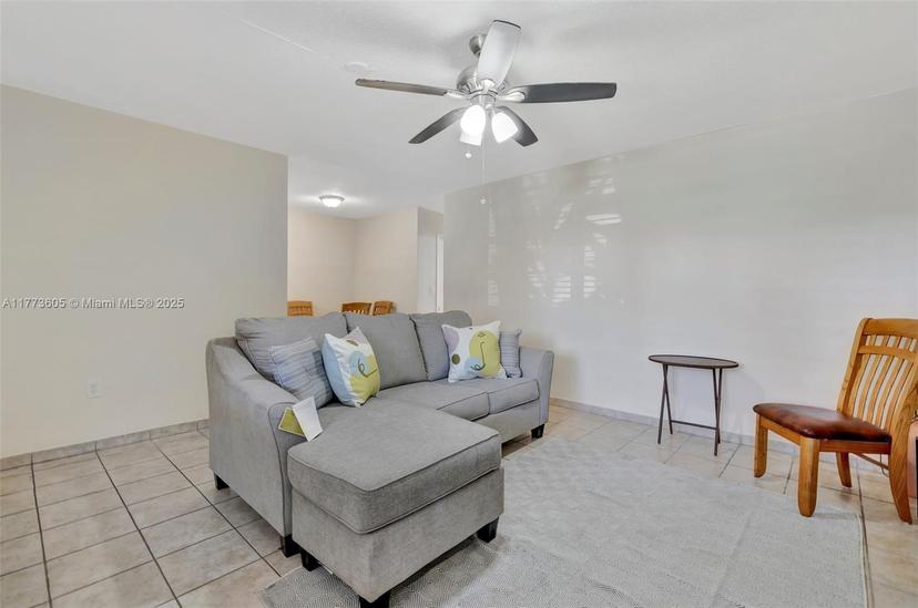 Picture of 1395 NE 167Th St # 104, Miami FL 33162