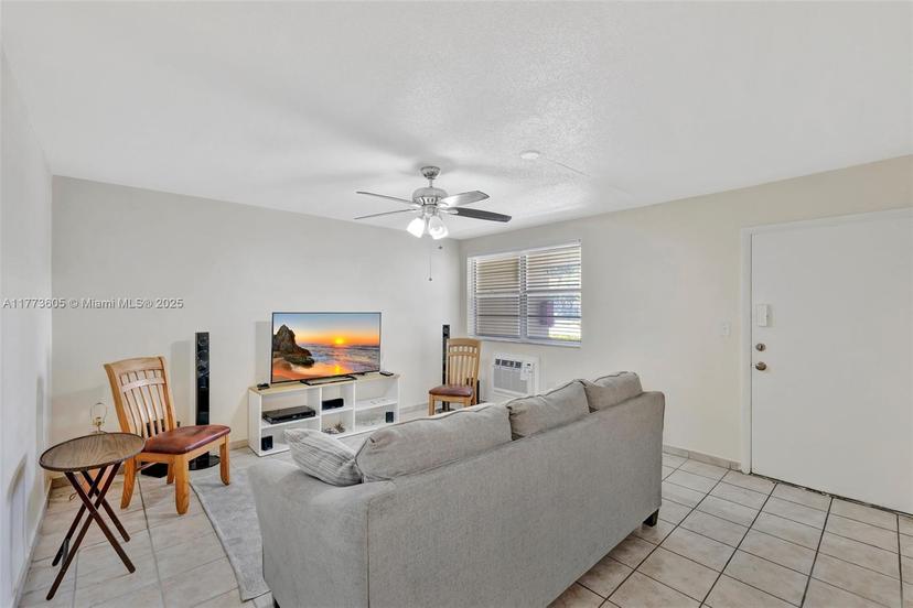 Picture of 1395 NE 167Th St # 104, Miami FL 33162