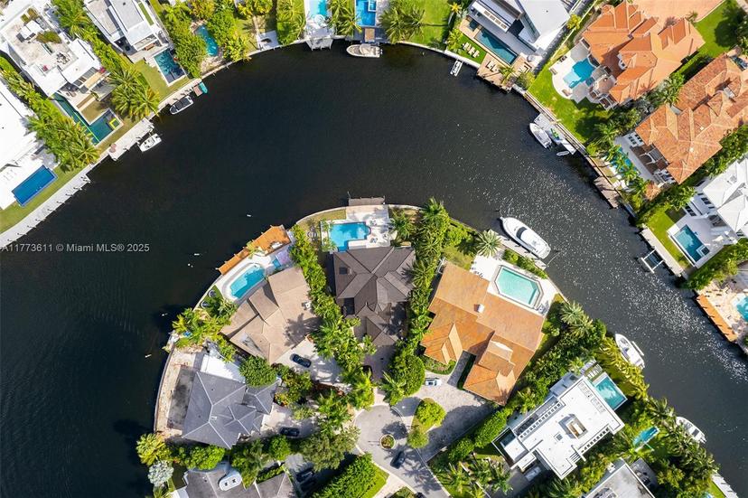 Picture of 455 Centre Is, Golden Beach FL 33160