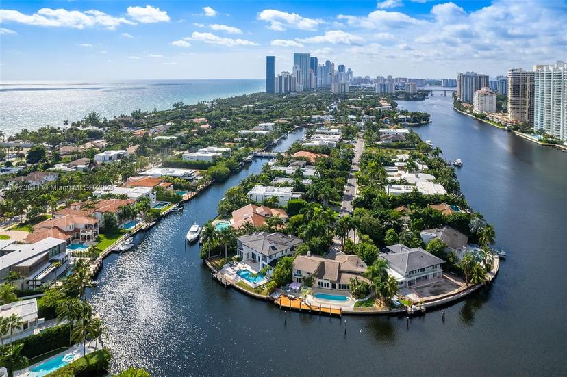 Picture of 455 Centre Is, Golden Beach FL 33160