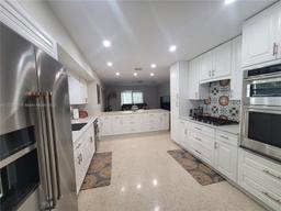 Picture of 9460 NW 3Rd St, Pembroke Pines, FL 33024