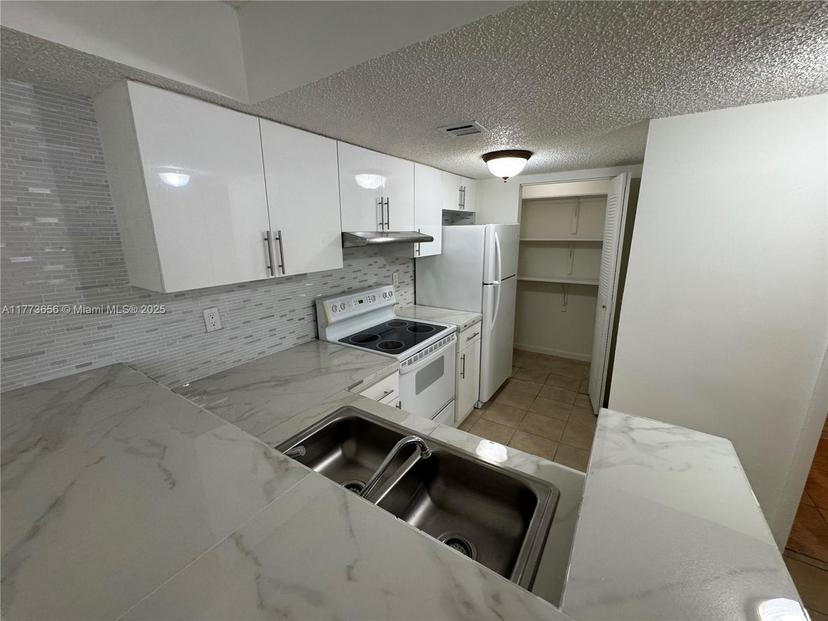 Picture of 7135 NW 179Th St # 110, Hialeah FL 33015