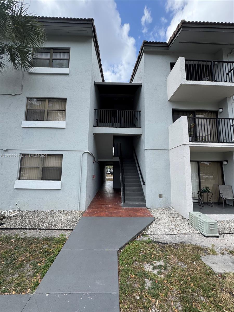 Picture of 7135 NW 179Th St # 110, Hialeah, FL 33015