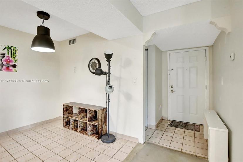 Picture of 250 W Palm Cir W # 301, Pembroke Pines FL 33025