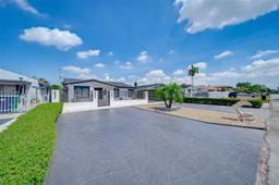 Picture of 11991 SW 7Th St, Miami, FL 33184