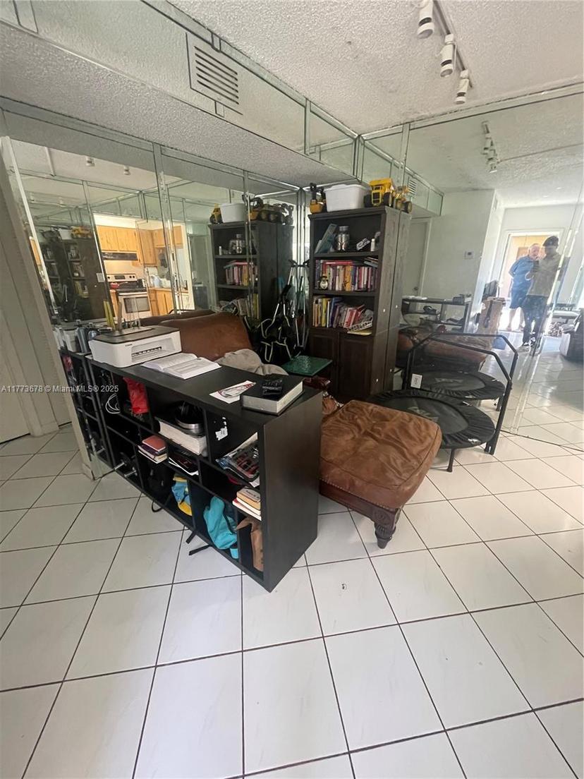 Picture of 10041 Winding Lake Road # 104, Sunrise FL 33351