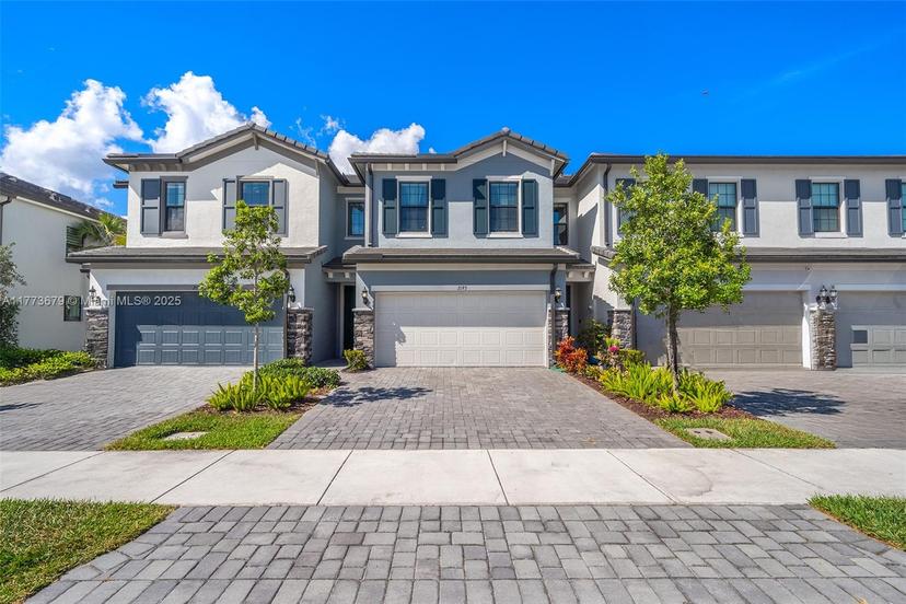 Picture of 2193 Appleton Cir S Lot 309, Oakland Park FL 33309