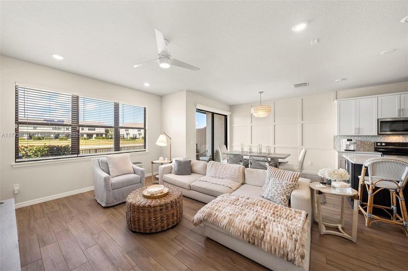 Picture of 2193 Appleton Cir S Lot 309, Oakland Park FL 33309