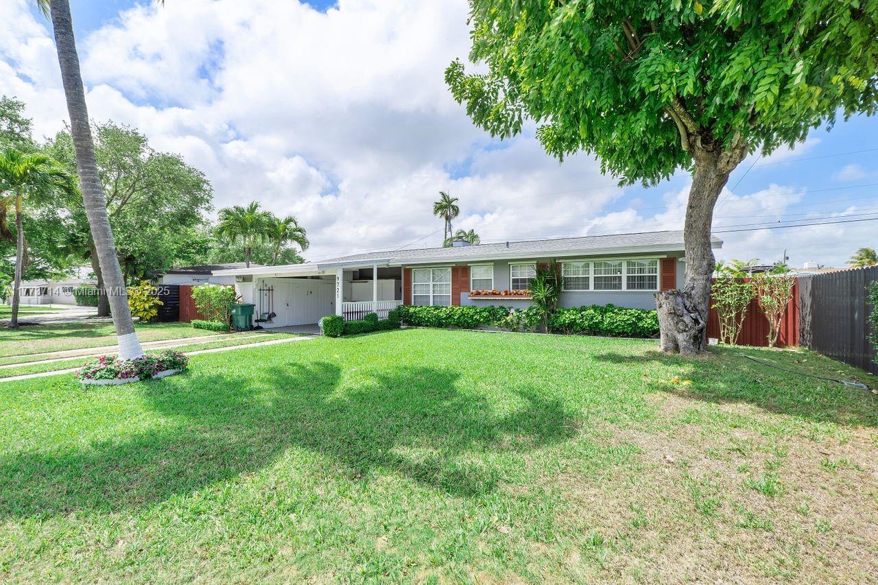 Picture of 9721 Jamaica Dr, Cutler Bay, FL 33189