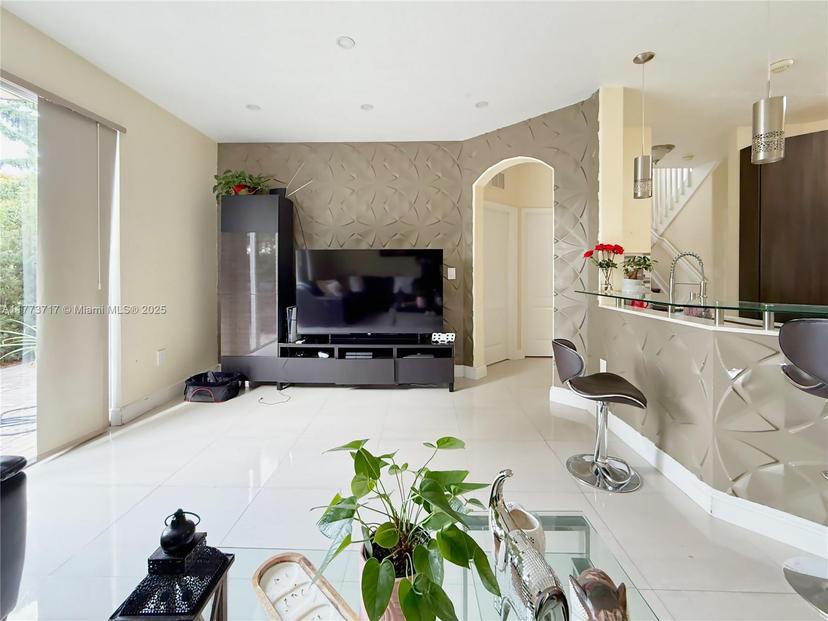 Picture of 10982 NW 86Th Ter # 10982, Doral FL 33178