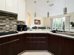 Picture of 10982 NW 86Th Ter # 10982, Doral, FL 33178