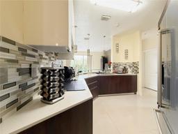 Picture of 10982 NW 86Th Ter # 10982, Doral, FL 33178