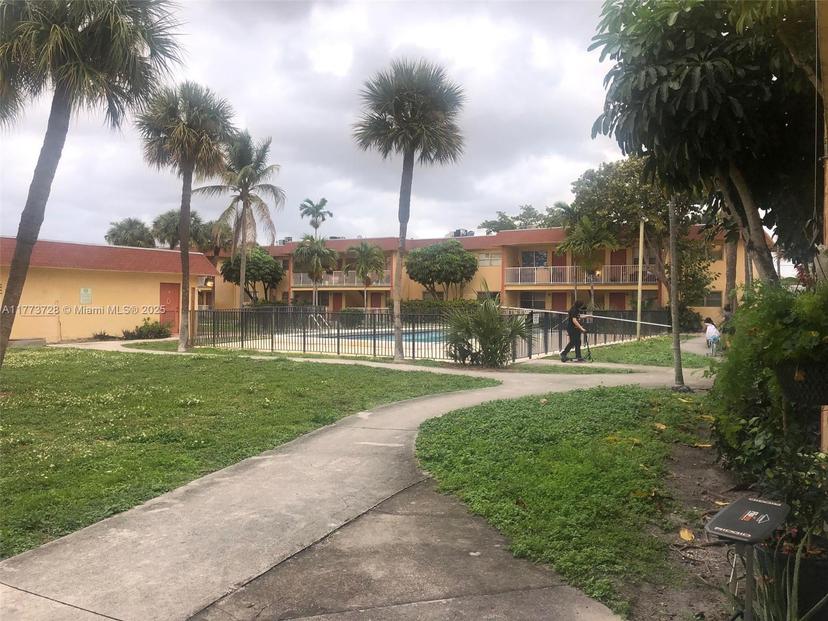 Picture of 850 E Commercial Blvd # 101A, Oakland Park FL 33334