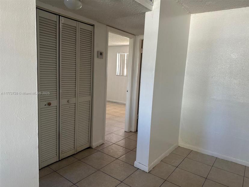 Picture of 850 E Commercial Blvd # 101A, Oakland Park FL 33334
