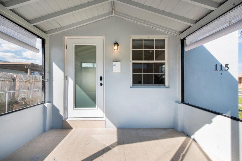 Picture of 115 NE 2Nd St, Hallandale Beach FL 33009