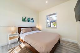 Picture of 115 NE 2Nd St, Hallandale Beach, FL 33009