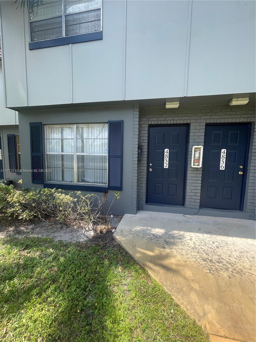 Picture of 4852 NW 9Th Drive # 4852, Plantation, FL 33317