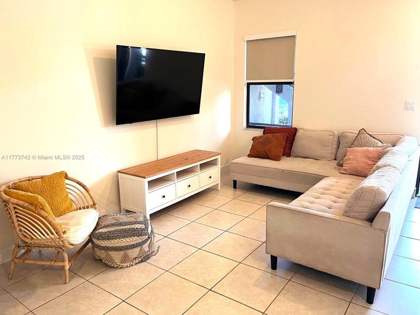 Picture of 7915 NW 104Th Ave # 5, Doral FL 33178