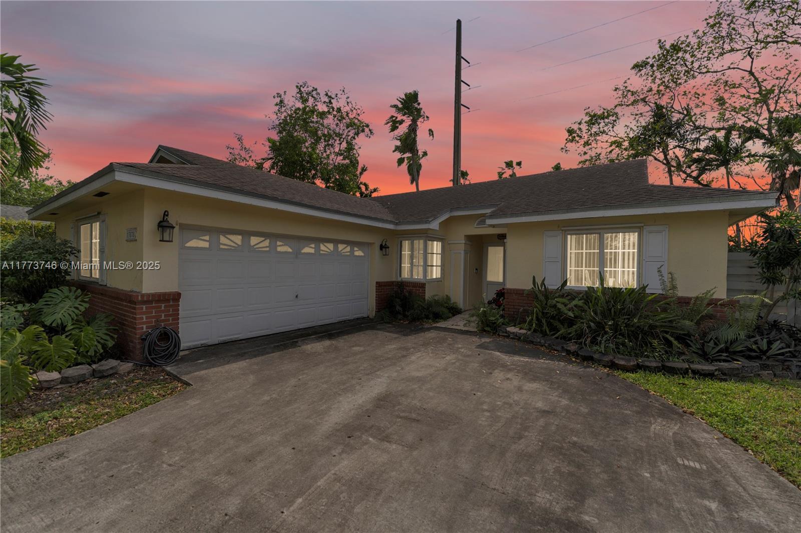 Picture of 13878 SW 151 Ln, Miami, FL 33186