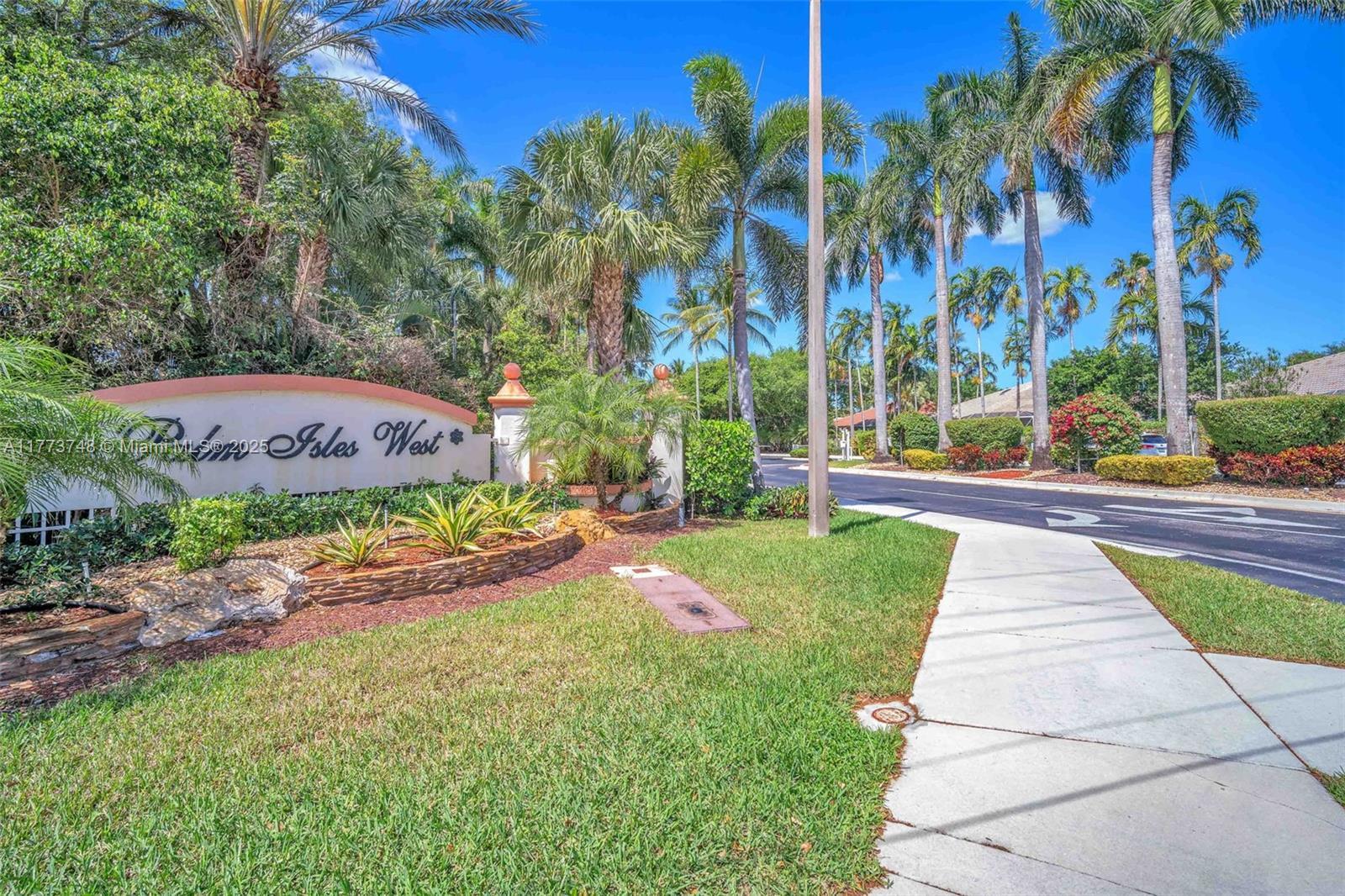 Picture of 9567 N Crescent View Dr N, Boynton Beach, FL 33437