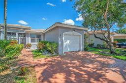Picture of 9567 N Crescent View Dr N, Boynton Beach, FL 33437