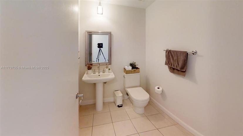 Picture of 185 SW 7Th St # 4201, Miami FL 33130