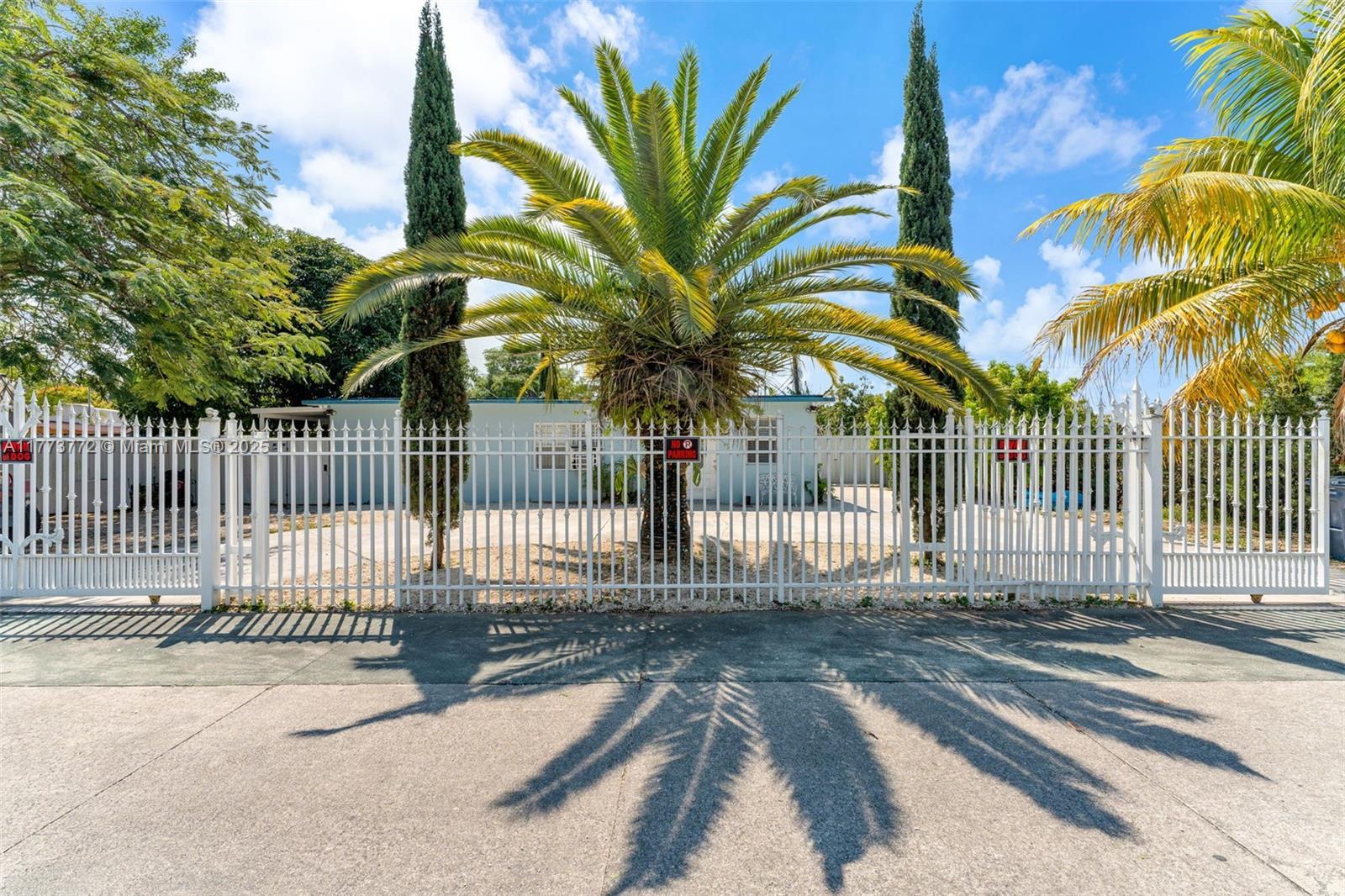 Picture of 14810 SW 288Th St, Homestead, FL 33033