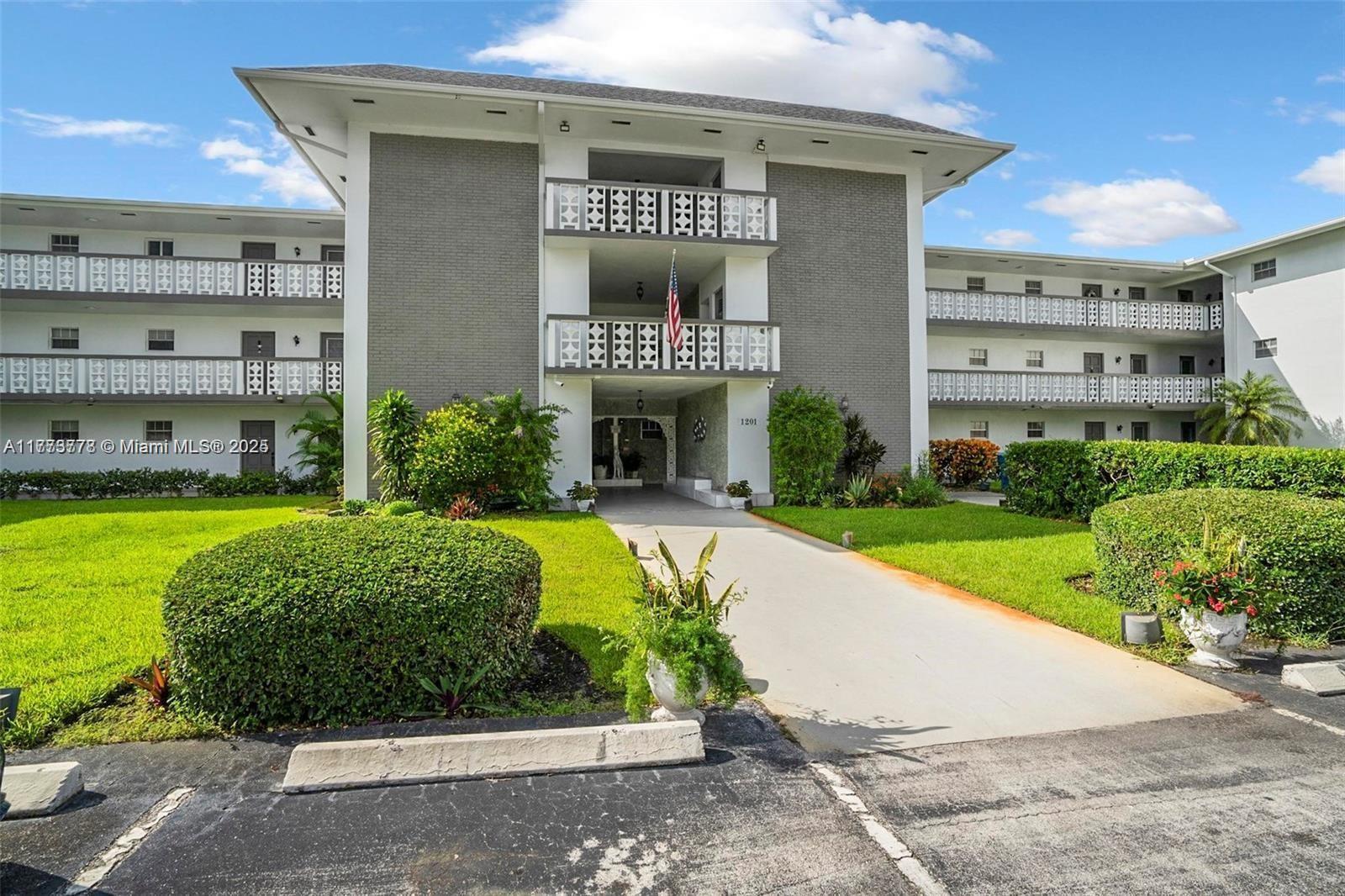 Picture of 1201 Hillcrest Ct # 204, Hollywood, FL 33021