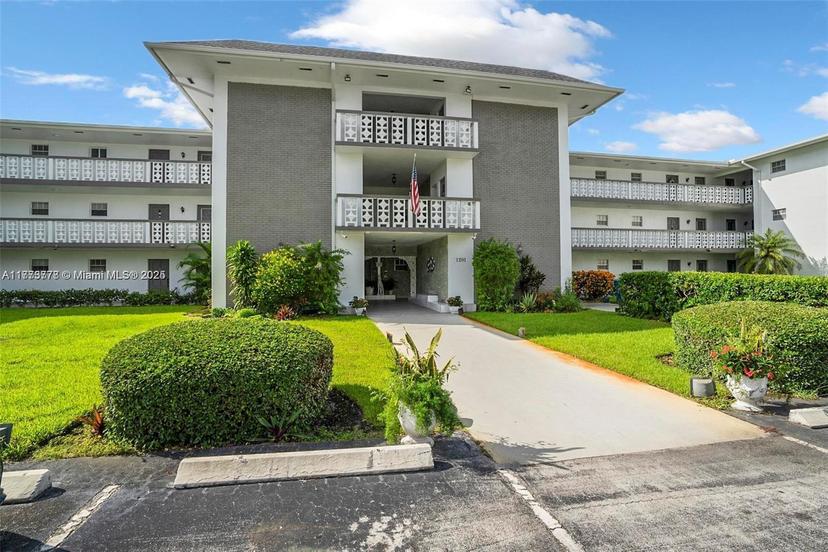 Picture of 1201 Hillcrest Ct # 204, Hollywood FL 33021