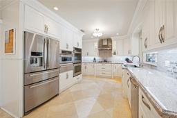 Picture of 10740 SW 74Th Ct, Pinecrest, FL 33156