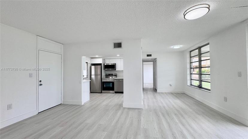 Picture of 2999 Point East Dr # C101, Aventura FL 33160