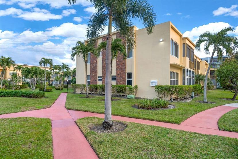 Picture of 851 NE 14Th Ave # 418, Hallandale Beach FL 33009