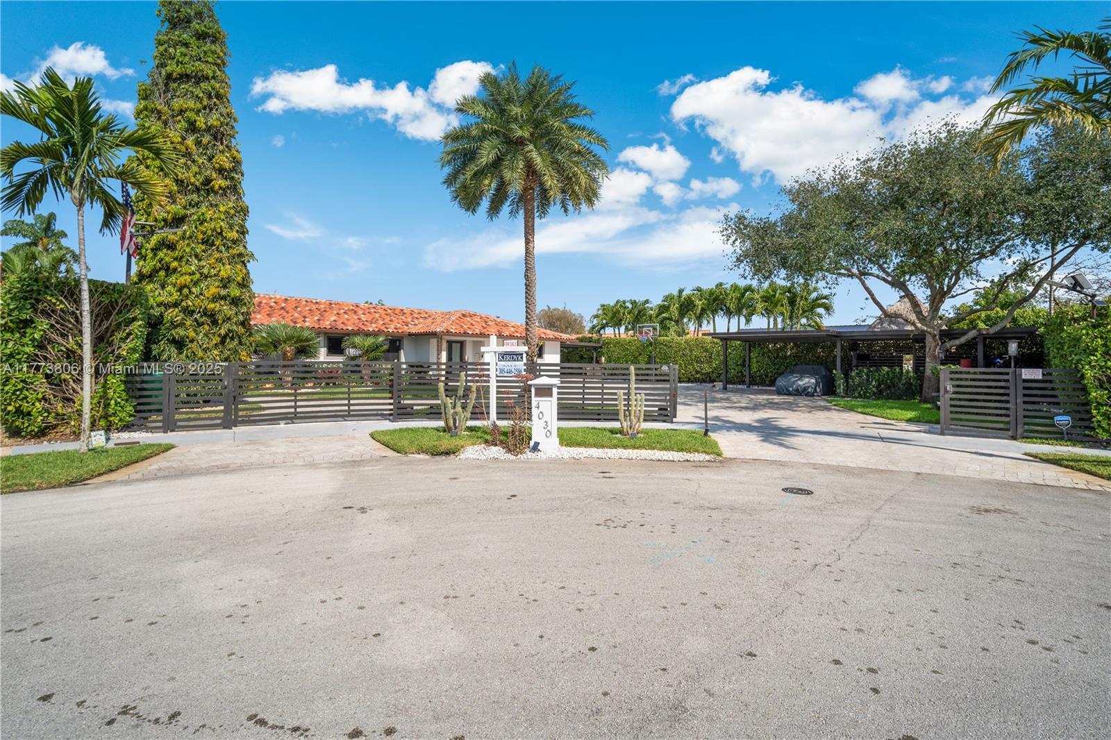 Picture of 4030 SW 141St Pl, Unincorporated Dade County, FL 33175