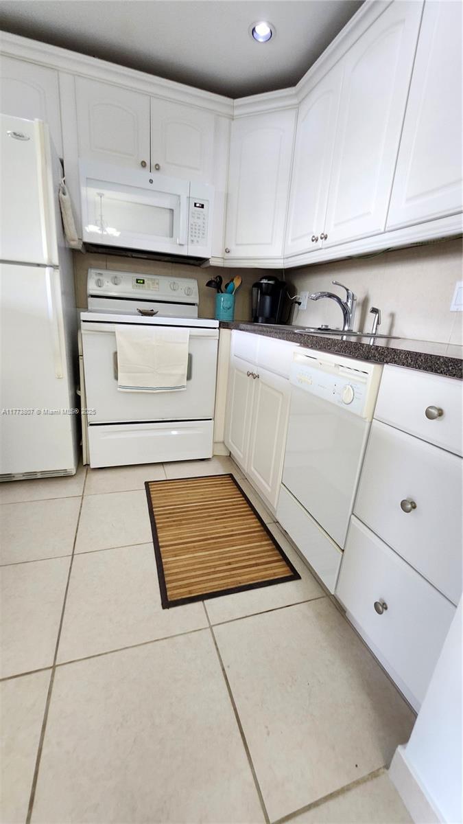 Picture of 2115 E Cambridge E # 2115, Deerfield Beach FL 33442