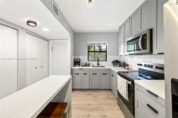 Picture of 10444 NW 30Th Ct # 202, Sunrise, FL 33322