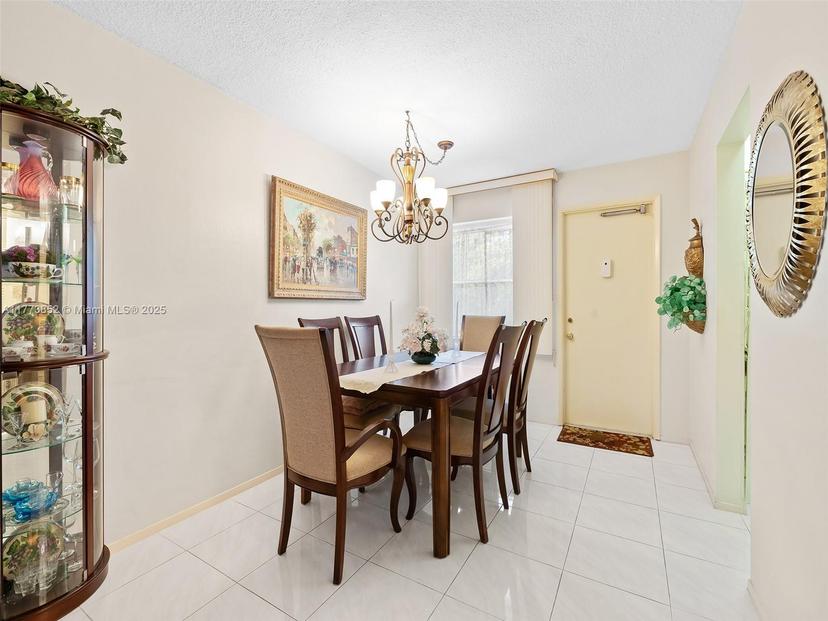 Picture of 700 Layne Blvd # 221, Hallandale Beach FL 33009