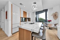 Picture of 2831 S Bayshore Dr # 705, Miami, FL 33133