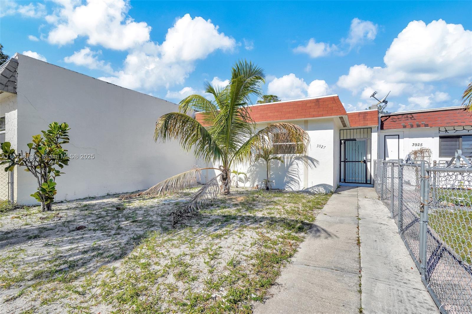 Picture of 3927 NW 207Th St Rd, Miami Gardens, FL 33055