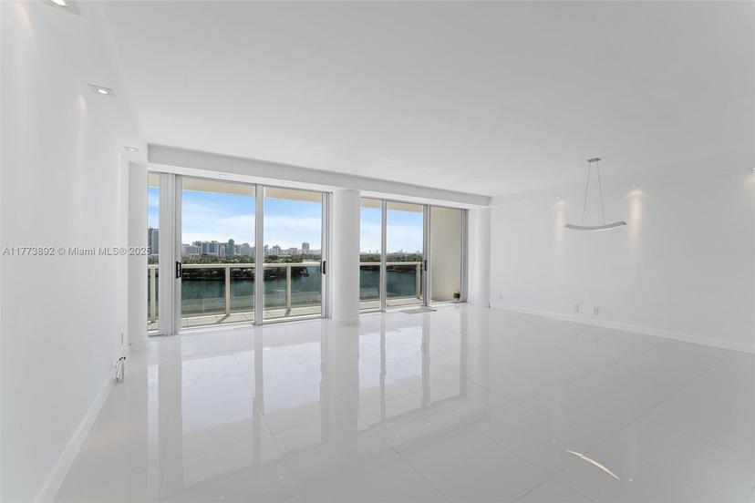Picture of 900 Bay Dr # 904, Miami Beach FL 33141