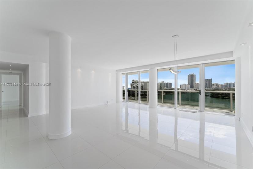 Picture of 900 Bay Dr # 904, Miami Beach FL 33141
