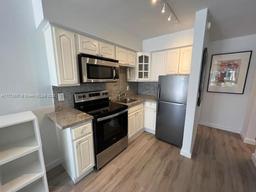 Picture of 4228 N Ocean Dr # 17, Lauderdale By The Sea, FL 33308