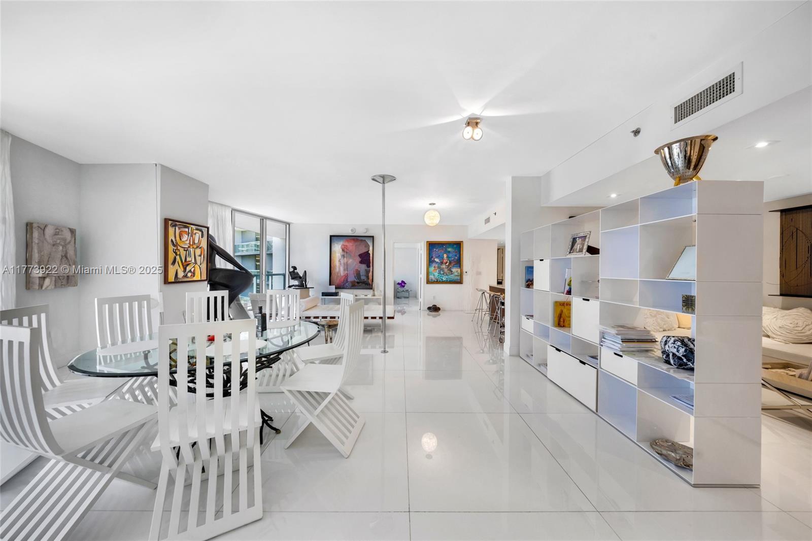 Picture of 475 Brickell Ave # 714, Miami, FL 33131