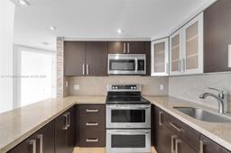 Picture of 8290 Lake Dr # 516, Doral, FL 33166